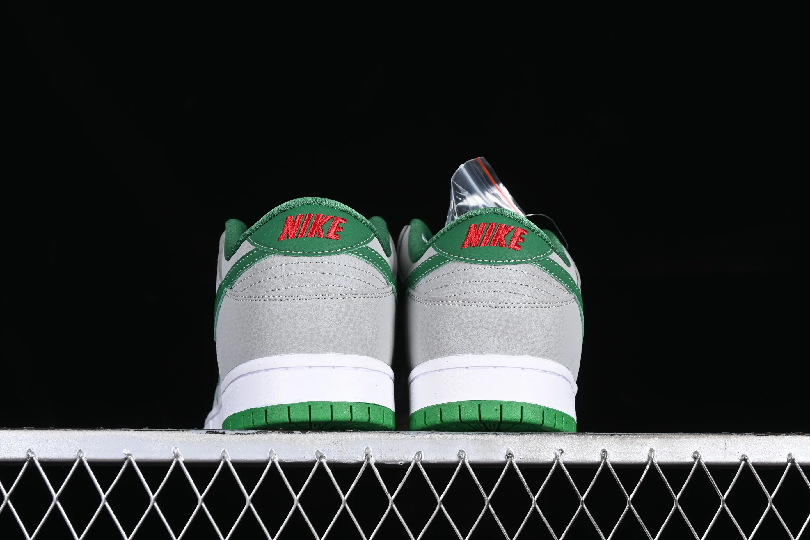 All categories Nk SB Dunk series Nk SB Dunk Low low-top sneakers Nk SB Dunk Low Prm SB smashed backboard fashion casual sneakers 313170-030